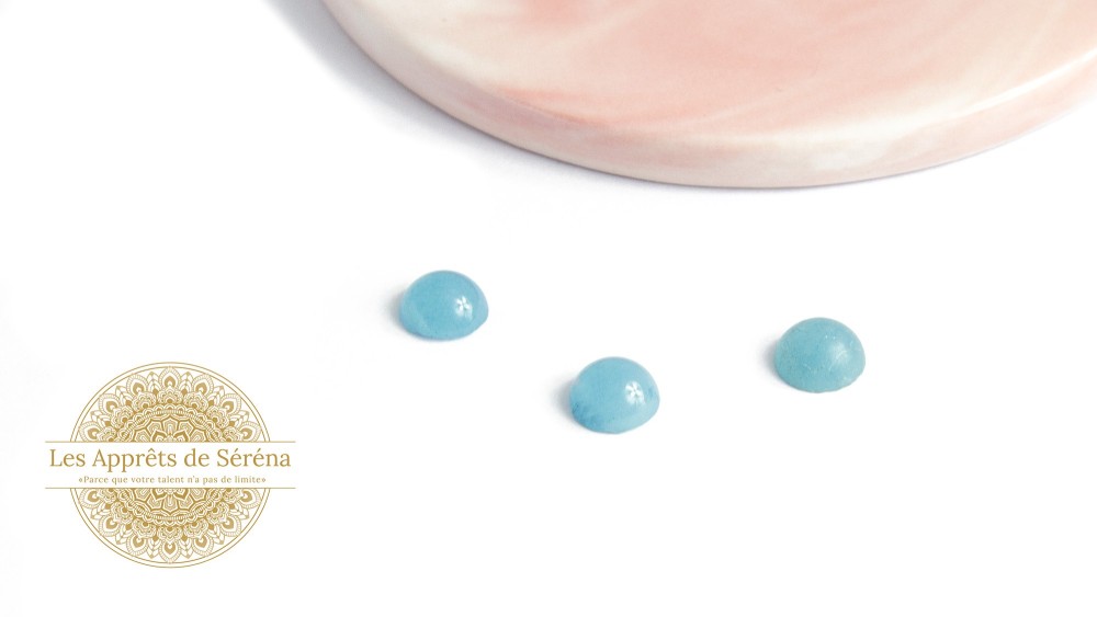 Cabochon 08mm en jade naturelle teintée bleu ciel