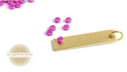 50 Perles émoticônes fuchsias  7mm