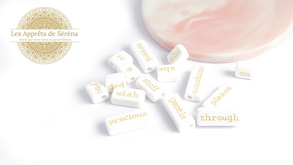 20 Perles acryliques rectangulaires mots 12/24mm blanches