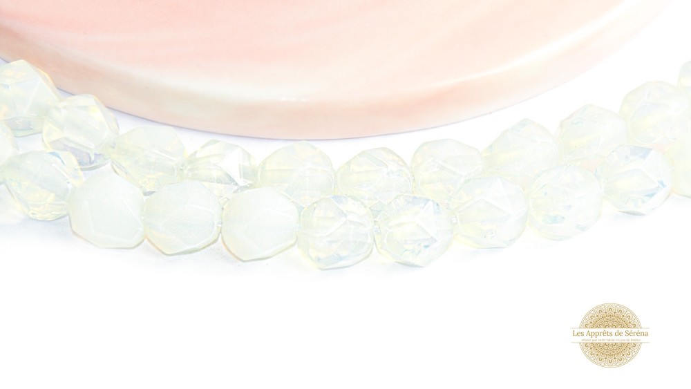 Perles rondes à facettes 6mm opalite