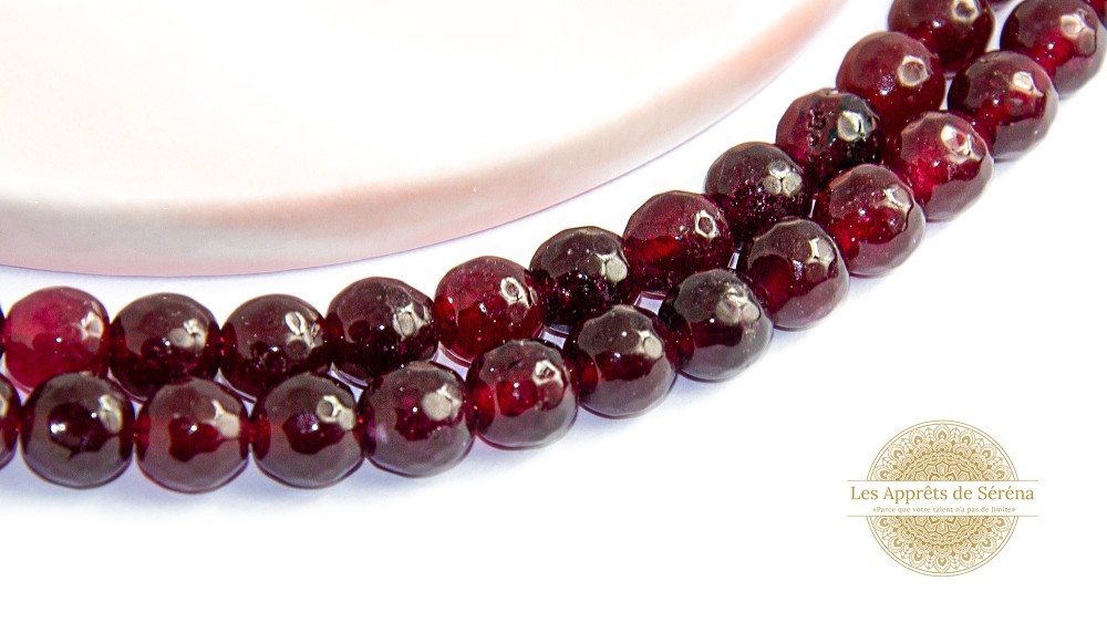 30 Perles à facettes 6mm en jade naturelle teintée bordeaux