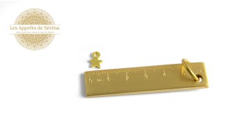 étoile en zamak doré