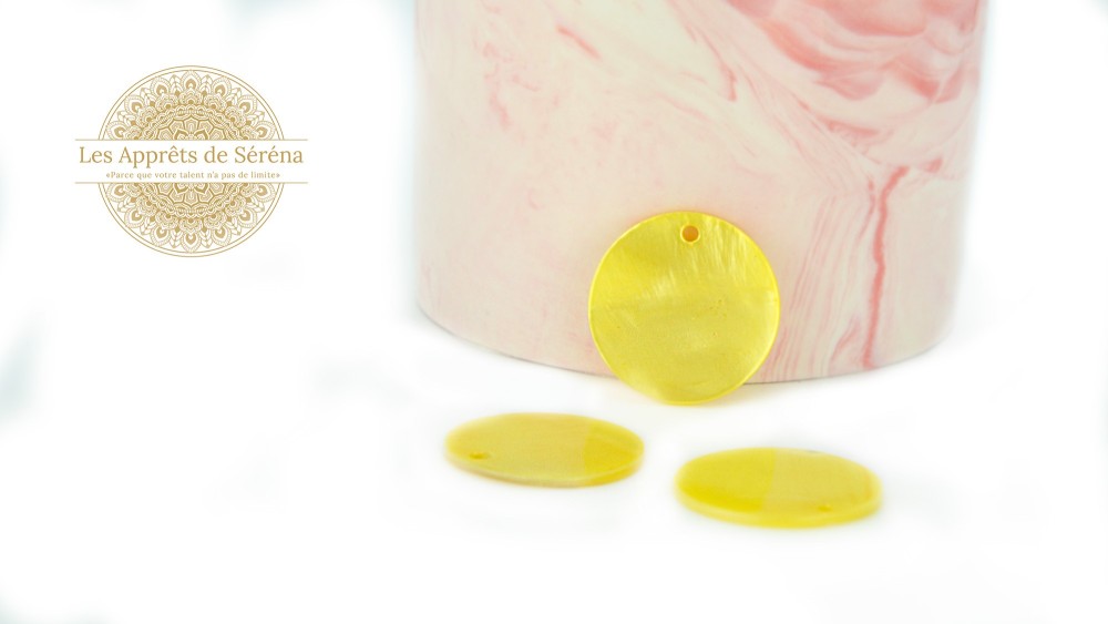 pendentif nacre jaune