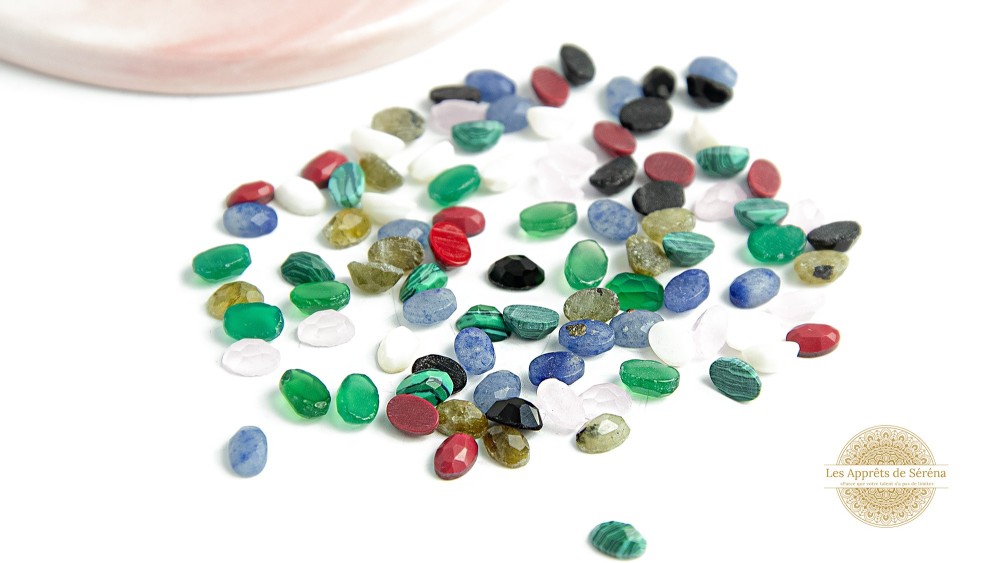 Cabochon ovale 6x5mm pierre