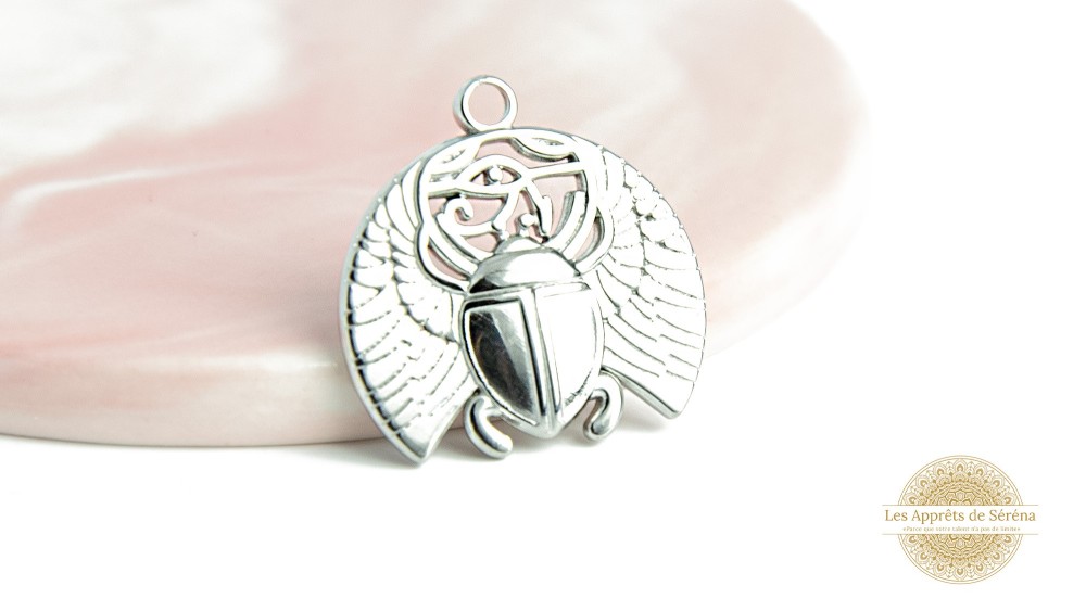 Pendentif scarabée