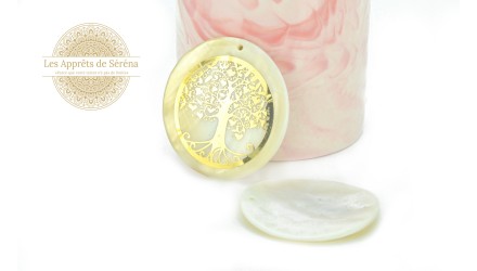 Grand pendentif 50mm arbre de vie en nacre naturelle dorure durable