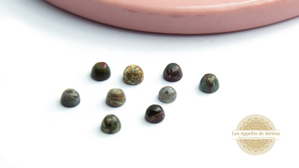 copy of Cabochons 4mm en améthyste naturelle
