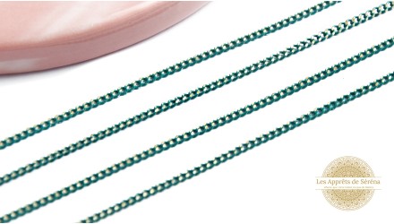 Chaîne acier vert émeraude et or  maille gourmette 2x3mm