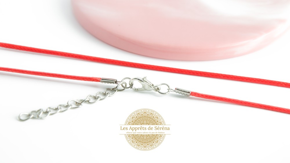 Support collier cordon ciré rouge
