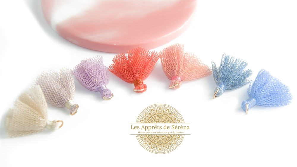 Pompon tulle bleu  x4 pendentif avec anneau