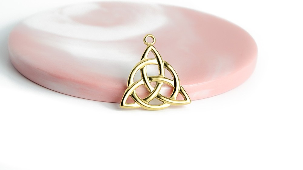 Pendentif Triskel acier inoxydable plaqué or 18K
