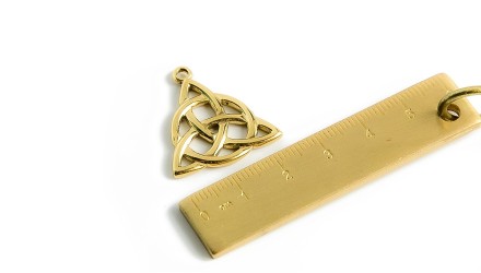 Pendentif Triskel acier inoxydable plaqué or 18K