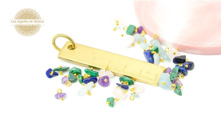 Petits pendentifs en pierre