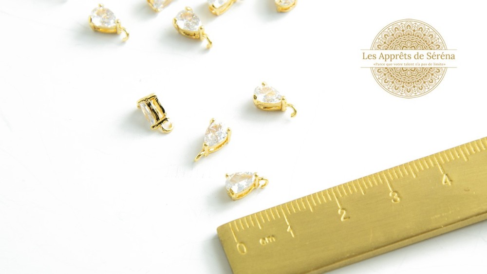 copy of Mini pendentif goutte laiton et zircon 8mm