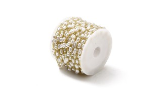 Chaîne perlée en laiton plaqué or 18k et perles blanches