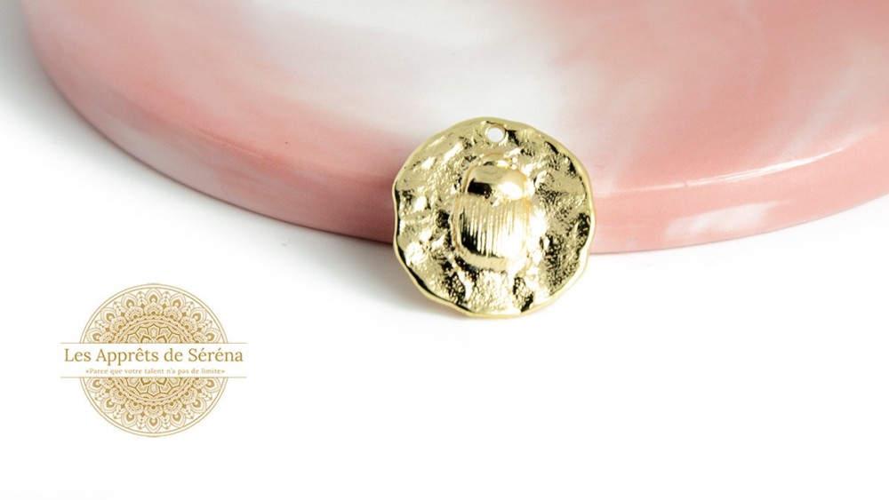 Pendentif scarabée