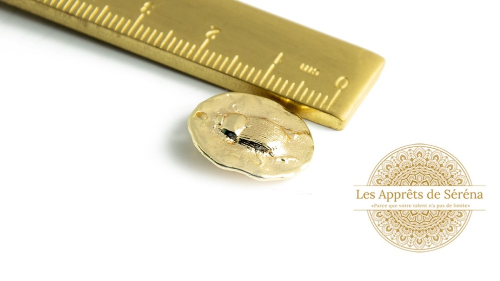 Pendentif scarabée en laiton plaqué or