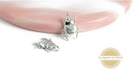 Pendentif scarabée