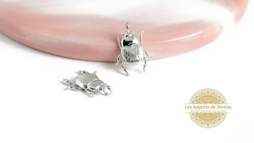 Pendentif scarabée
