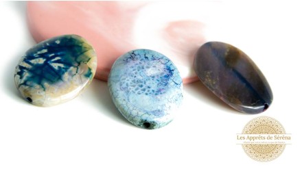 Grande perle plate en agate de feu bleue 30x40mm