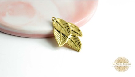 Pendentif feuille en acier inoxydable plaqué or 18k