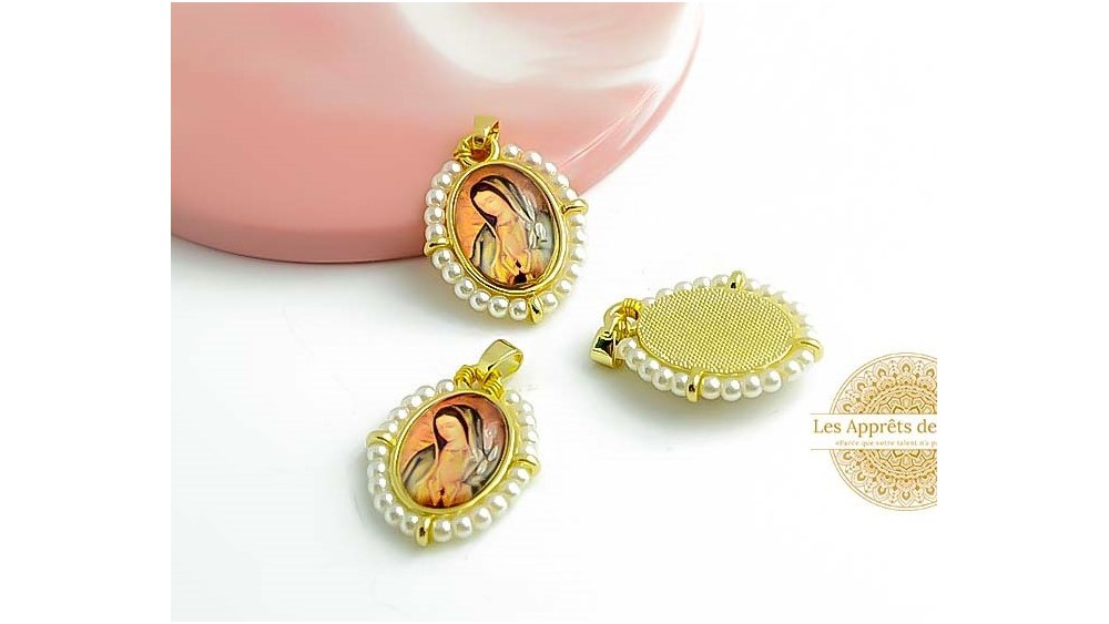Médaille religieuse émaillée 28x22mm laiton plaqué or 18k