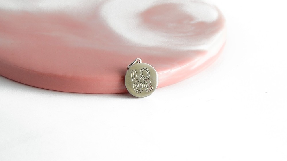 Pendentif love en acier inoxydable