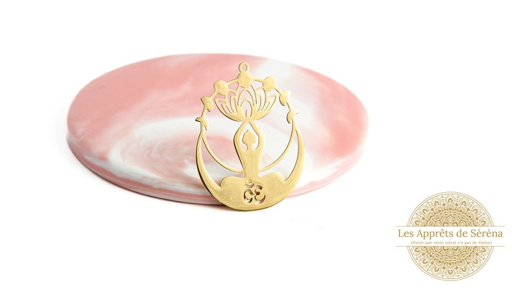Pendentif yoga lotus en acier inoxydable couleur or