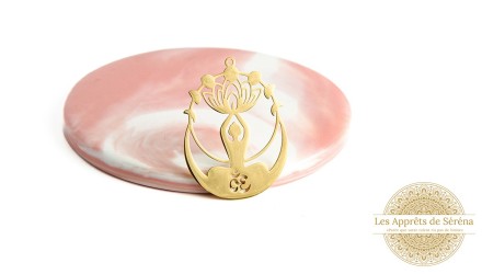 Pendentif yoga lotus en acier inoxydable couleur or