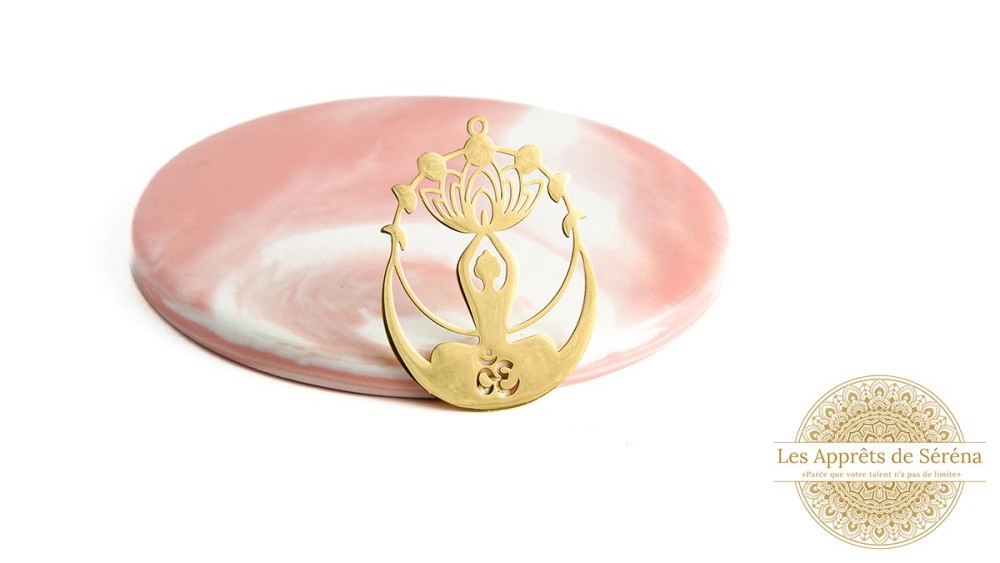 Pendentif yoga lotus en acier inoxydable couleur or