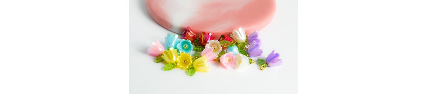 Pendentifs en acrylique colorée /Les apprêts de Séréna/